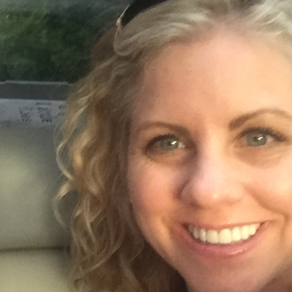 Meet your Posher, Stephanie - Picture 9 of 9